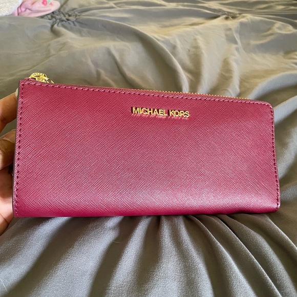 Michael Kors Handbags - Nw Michael kors